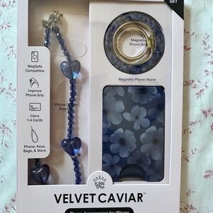 Velvet Caviar Blue Floral Phone Accessory Set